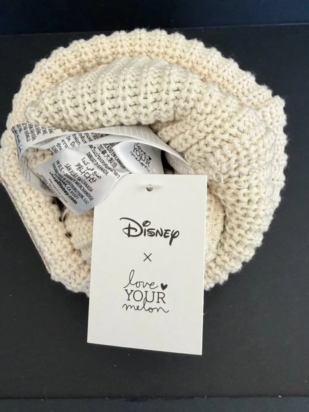 Disney X Love Your Melon Tiana Princess and the Frog Detachable Pom Beanie NEW